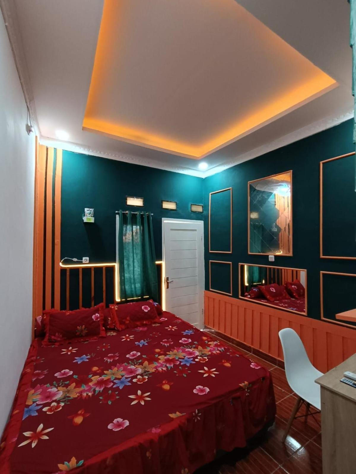 Oyo Life 92977 Neba Kost Aesthetic Hotell Peladen Eksteriør bilde